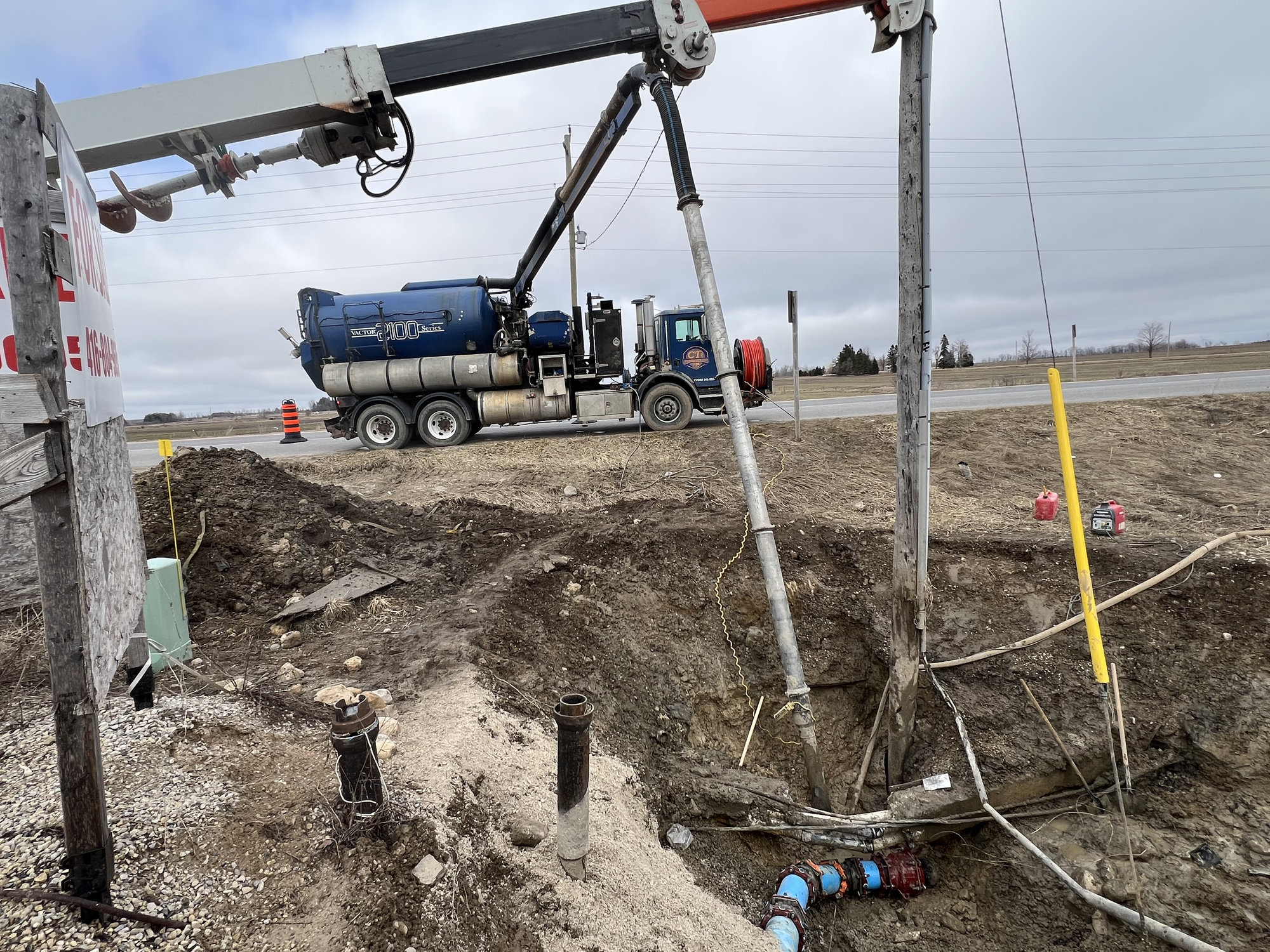CT Hydrovacs team on a large water main project in Ontario